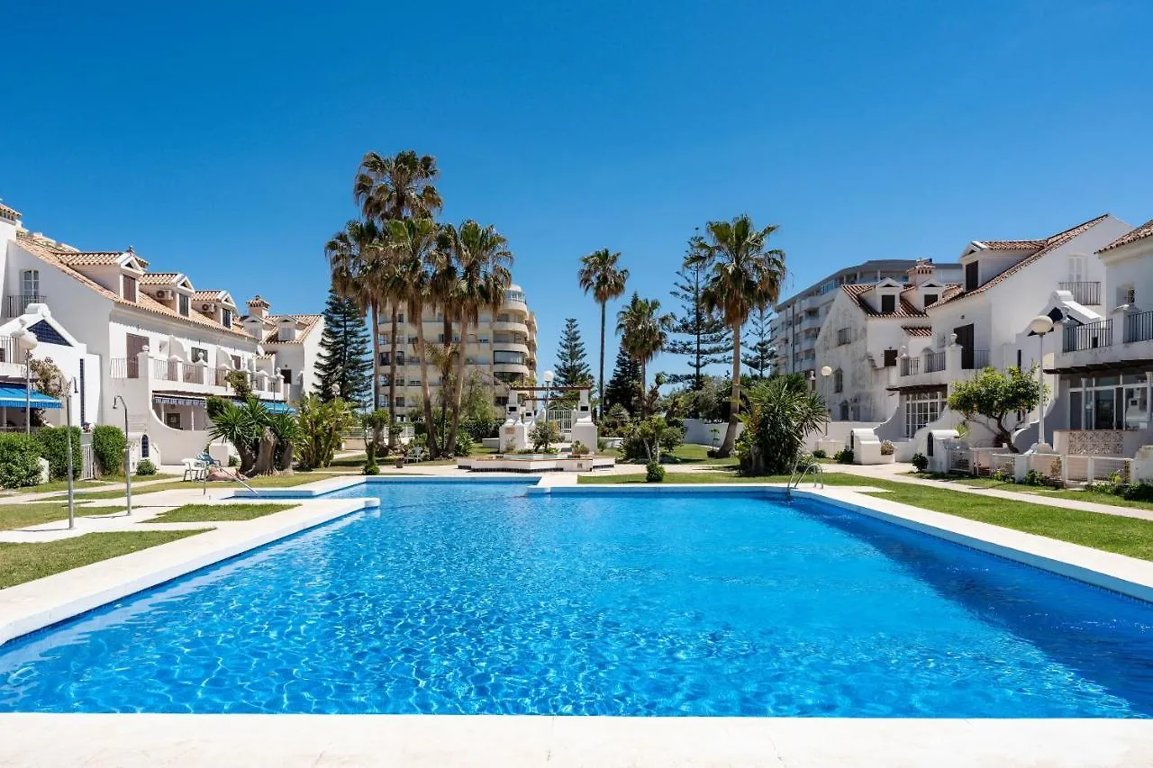Townhouse Beachside 푸엔히롤라 스페인