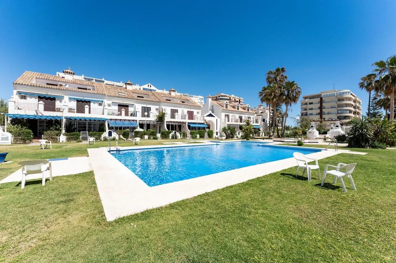 Townhouse Beachside 푸엔히롤라 펜션