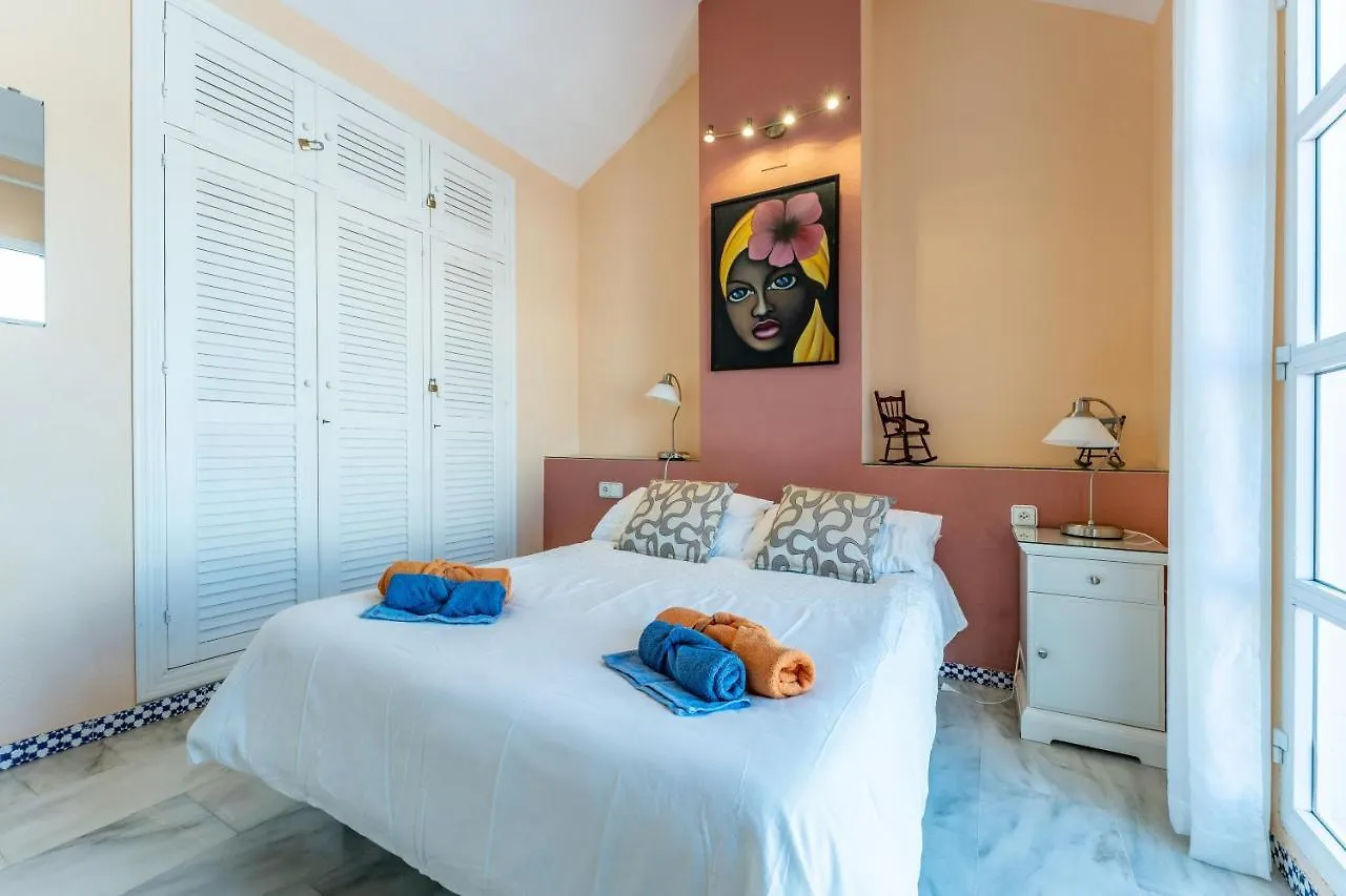Townhouse Beachside 푸엔히롤라